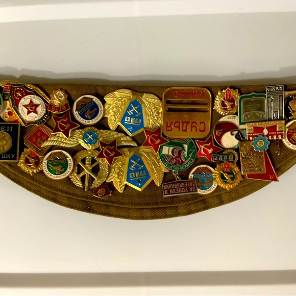 Men’s Russian Cap with multiple Pins - Picture 9 of 9